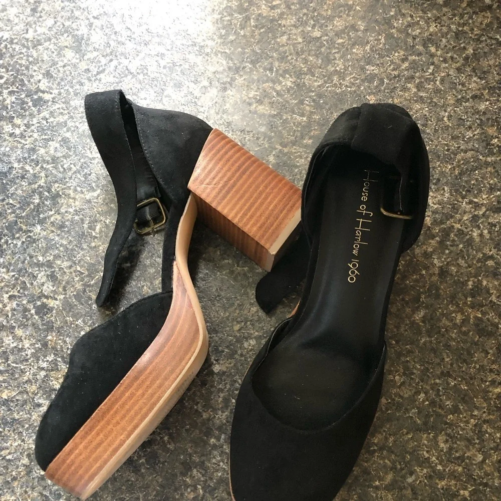 House of Harlow 1960 Tanner platform block heel. Black faux suede. Size 9 1/2. - Picture 2 of 9
